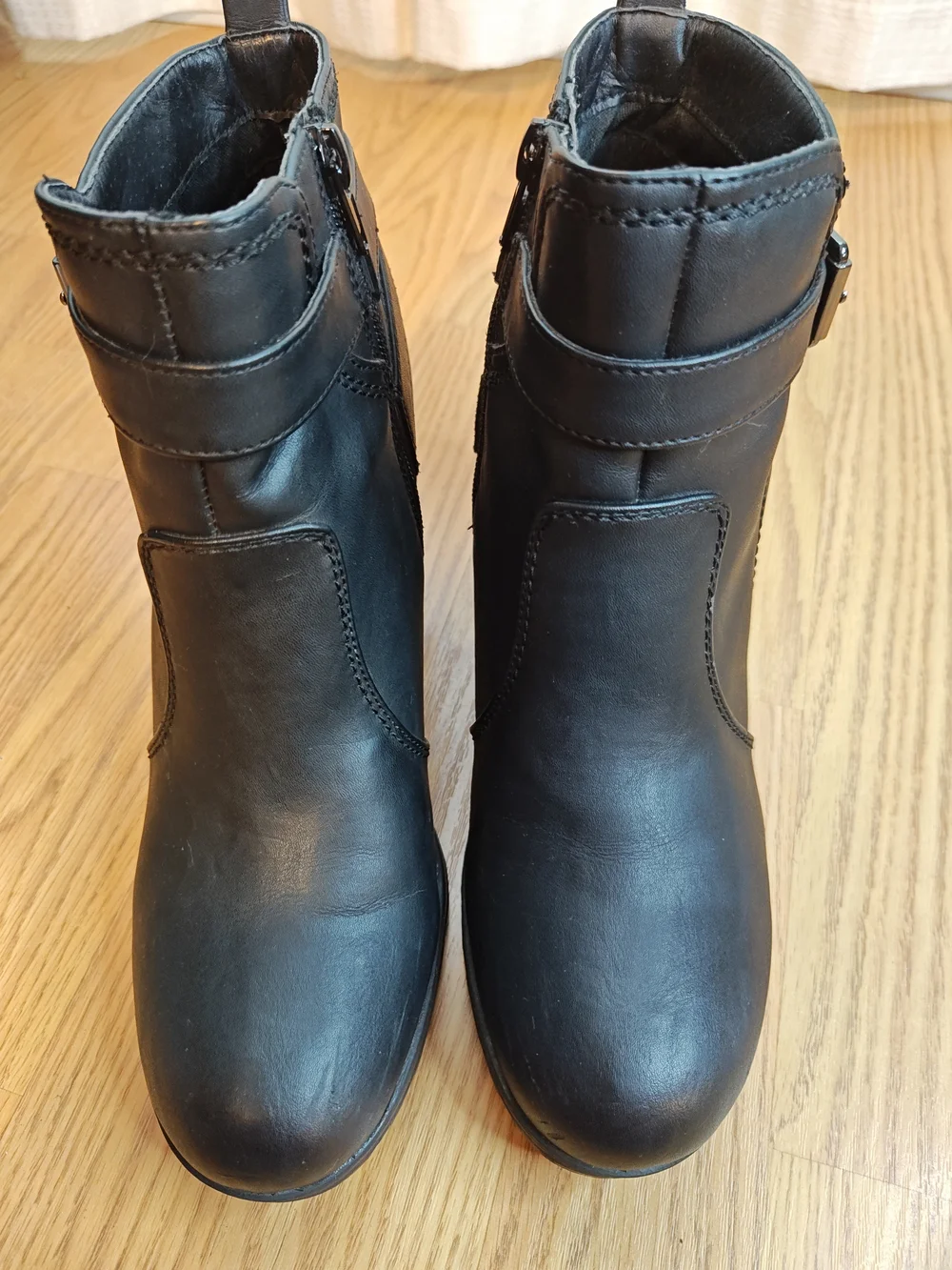 G by GUESS Francy Black Moto Ankle Boots Block Heel Lug Sole Size 8